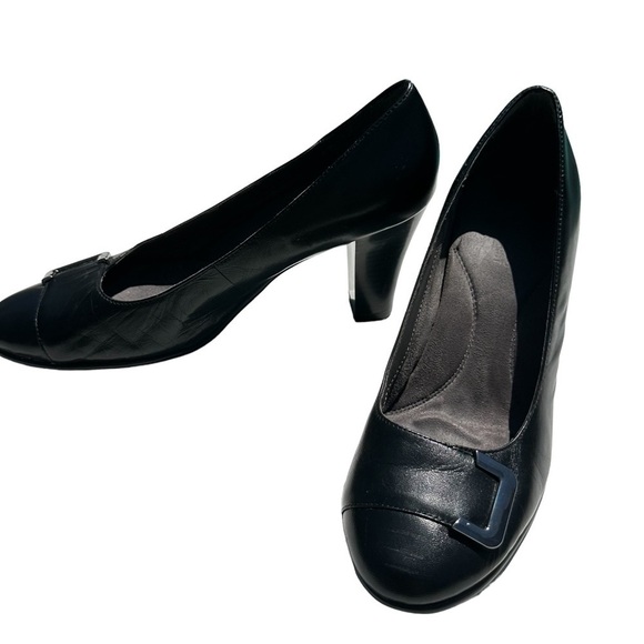 Aerosoles Heelrest "Colorado" Black Leather Pump, Silver Buckle, 9.5 - Picture 7 of 10